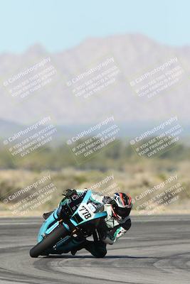 media/Jan-15-2026-Racers Edge (Thu) [[dfebeb70ab]]/2-A Group/Session 3 (Turn 16)/